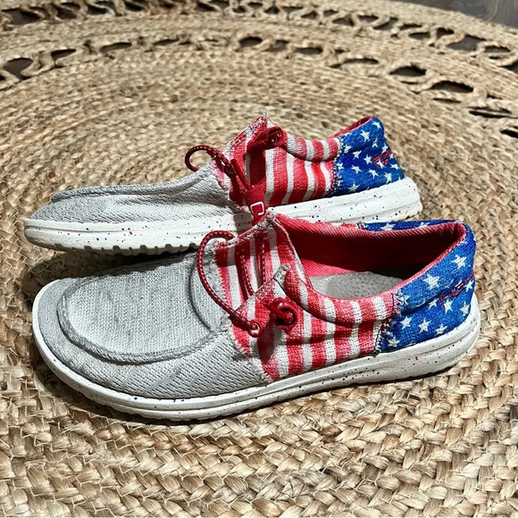 Hey Dude Wendy Sox Tri Americana Lightweight Casual Slip On Women's Size 7 - Picture 1 of 6